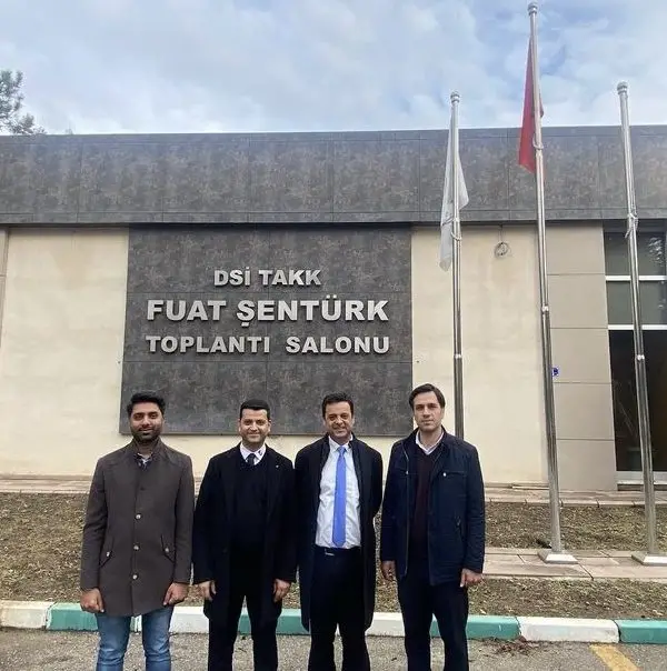 بازدید جناب آقای آرش پورزرگر از یک شرکت ساخت تجهیزات آزمایشگاهی و چند آزمایشگاه در ترکیه 17 بازدید از تجهیزات آزمایشگاهی در ترکیه